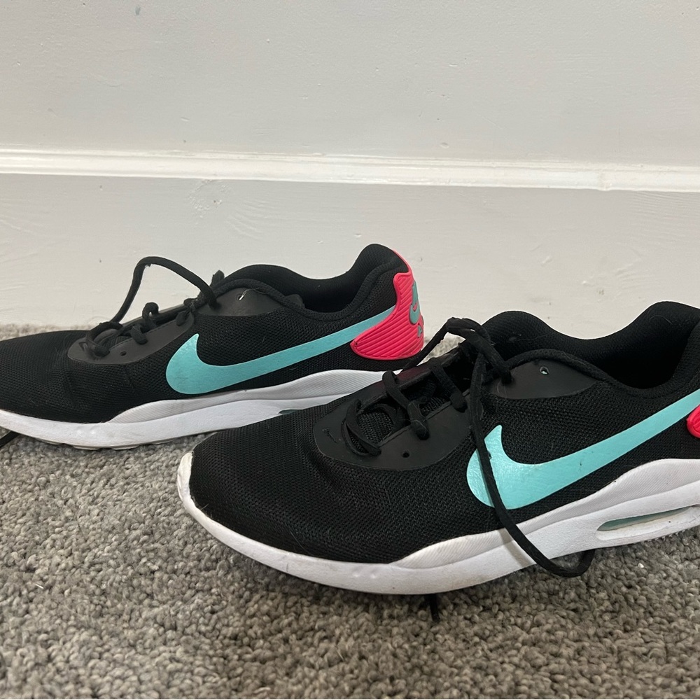 Nike Air Max Oketo Shoes in Black/Aurora Green-Pink Blast - 9.5